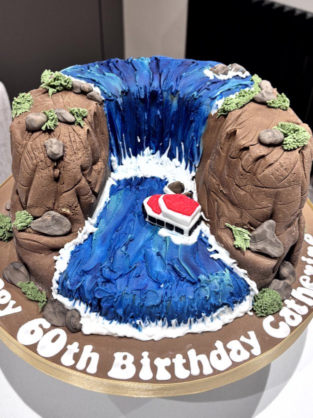 Horseshoe Falls - zoomed in Horseshoe Falls - zoomed in